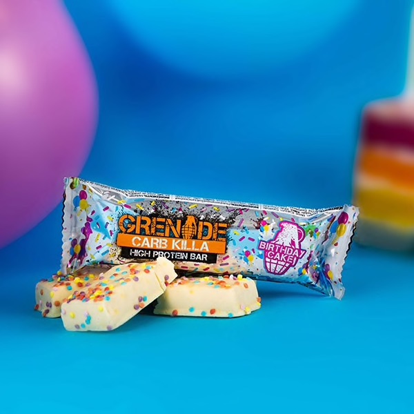 Köp Grenade Carb Protein Bar Birthday Cake 60g hos Coopers Candy